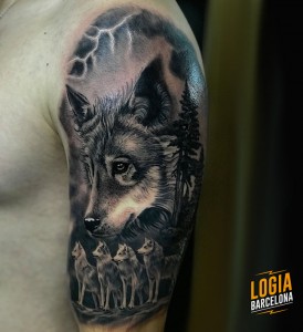 tatuaje_realismo_lobo_hombro_Logia_Barcelona_Eduar_Cardona 